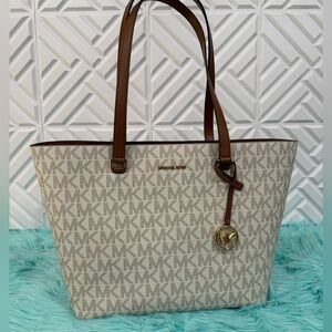 Michael Kors Savannah Large Saffiano Leather Tote NWT